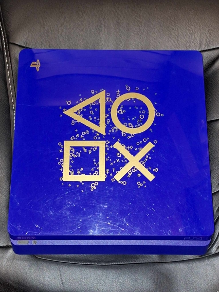 Playstation 4 Slim Days of Play Limited Edition + Zubehör